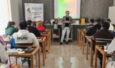 La DO Baena imparte en Salamanca catas y Master Class a futuros profesionales